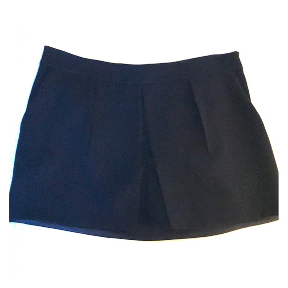 Club Monaco Dresses & Skirts - Navy Club Monaco skort